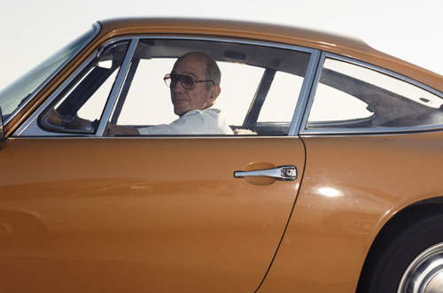 automobiliste en voiture