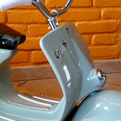 Photo : Vespa à bascule