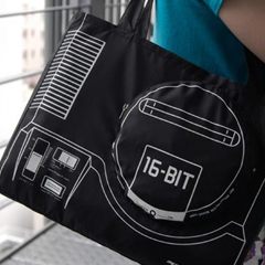 Photo : Sac à main Mega Drive 16 Bit