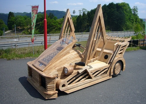 voiture en bois Maniwa