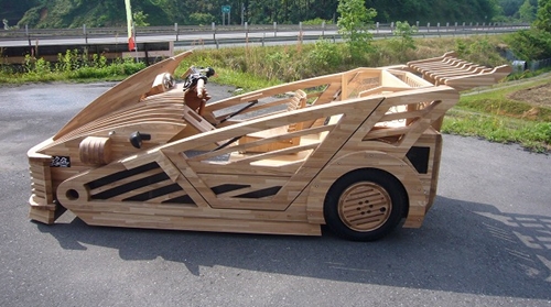 voiture en bois Maniwa