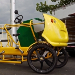 Photo : Bus à pédales