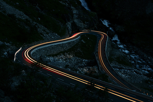 Trollstigen la nuit