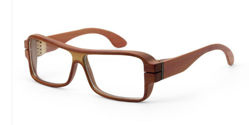 une autre paire de lunettes en bois