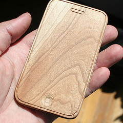 Photo : iPhone en bois