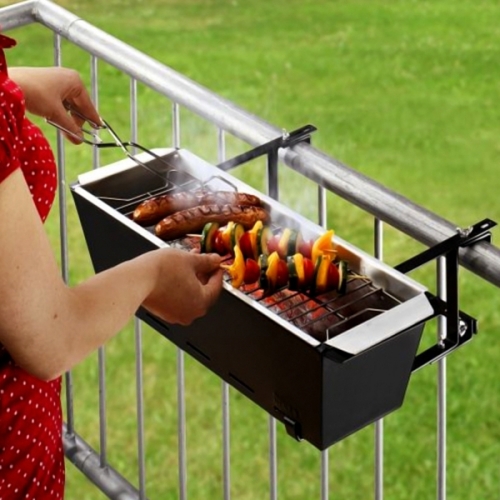 photo du barbecue sur le balcon