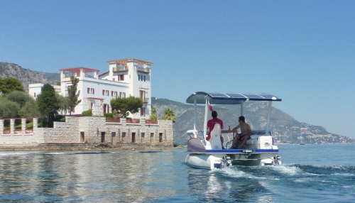 Photo du bateau solaire à propulsion électrique SeaZen au large de Beaulieu sur Mer