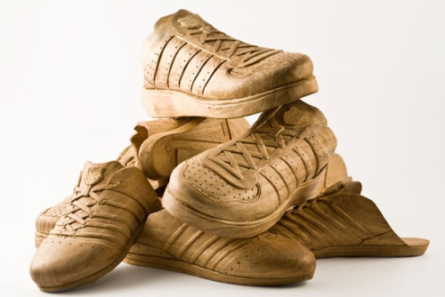 photo chaussures en bois