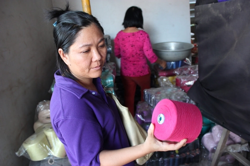 L'atelier de fabrication des kramas à Phnom Penh