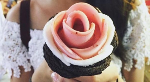 Photo d'une glace en forme de rose