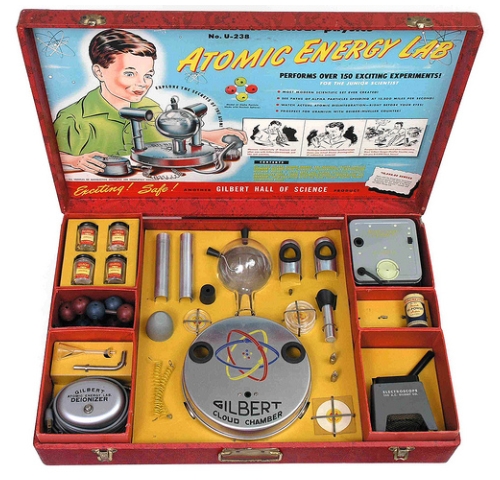 photo des jeux pour enfants sur le nucléaire