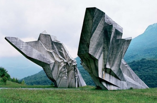 photo d'un monument communiste en Yougoslavie