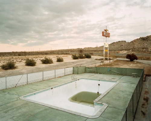 photo : piscine à l'abandon