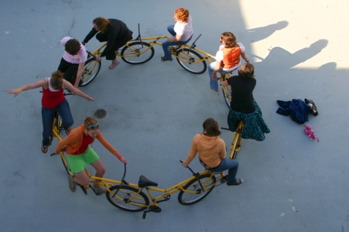photo du vélo sans fin en carrousel